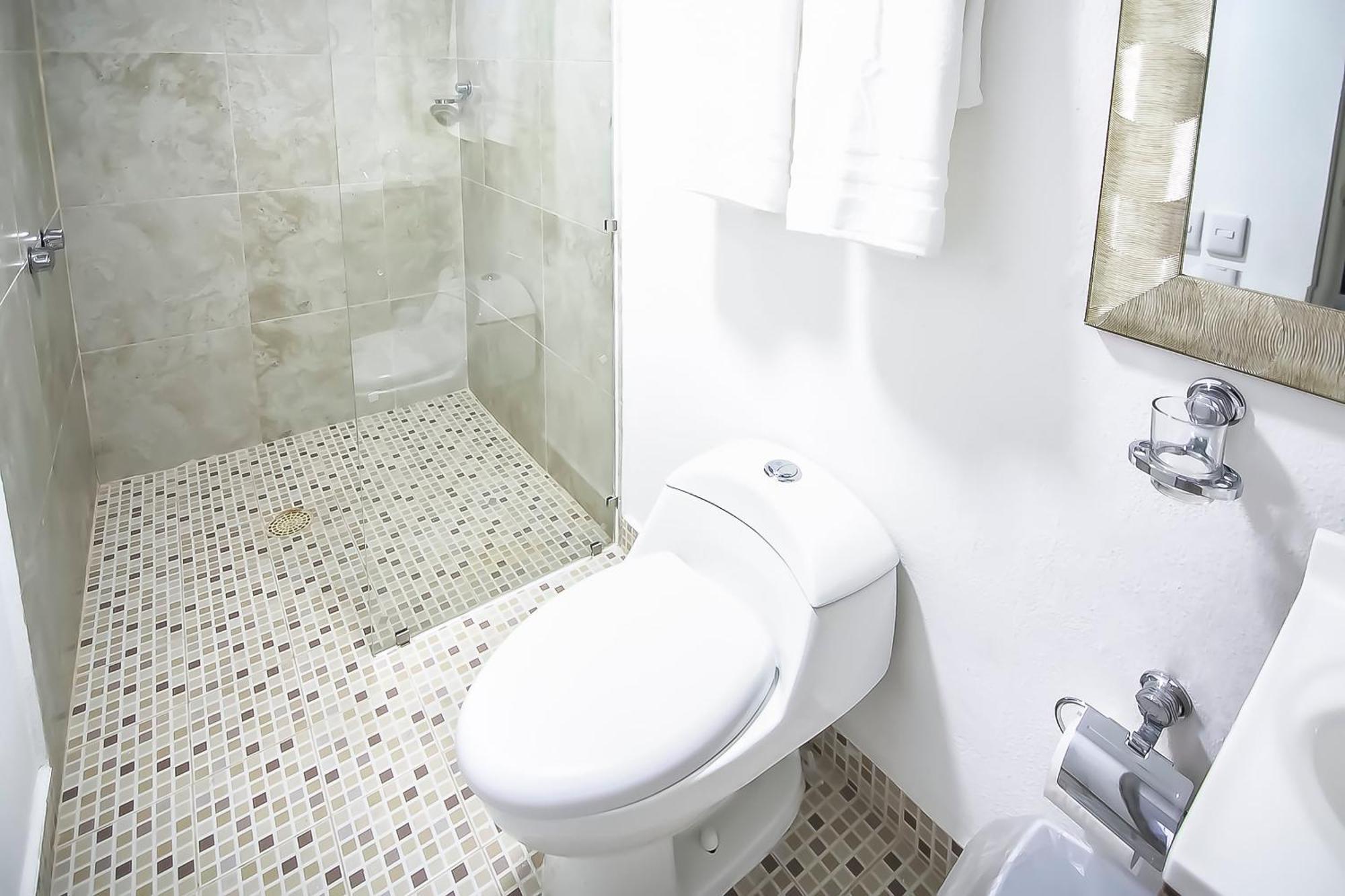 Oyo Hotel Plaza Las Torres, 카보산루카스 외부 사진