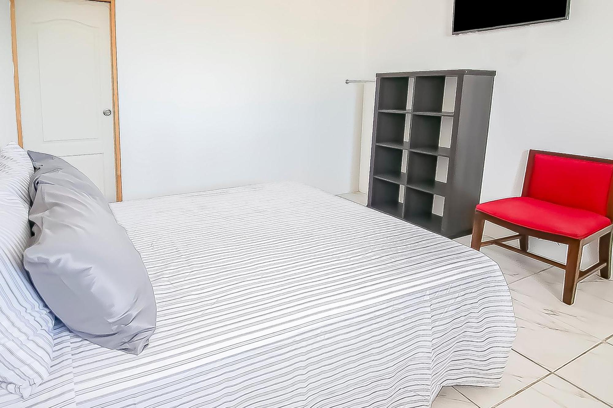 Oyo Hotel Plaza Las Torres, 카보산루카스 외부 사진